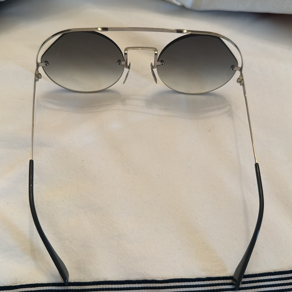 Fendi Sunglasses - Picture 2 of 4